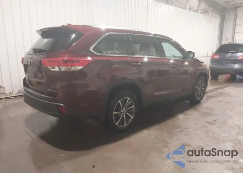 2019 Toyota Highlander Xle z USA, uszkodzony, nr VIN 5TDJZRFH3KS706777